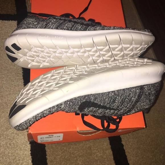 Nike Free RN Flyknit - Picture 3 of 4